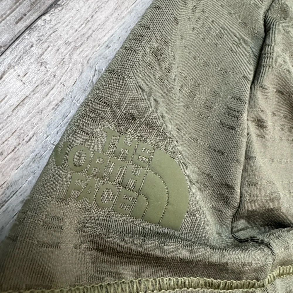 The North Face Women’s Four Leaf Clover Green Dayology Tank Tie Back Medium - Picture 3 of 6